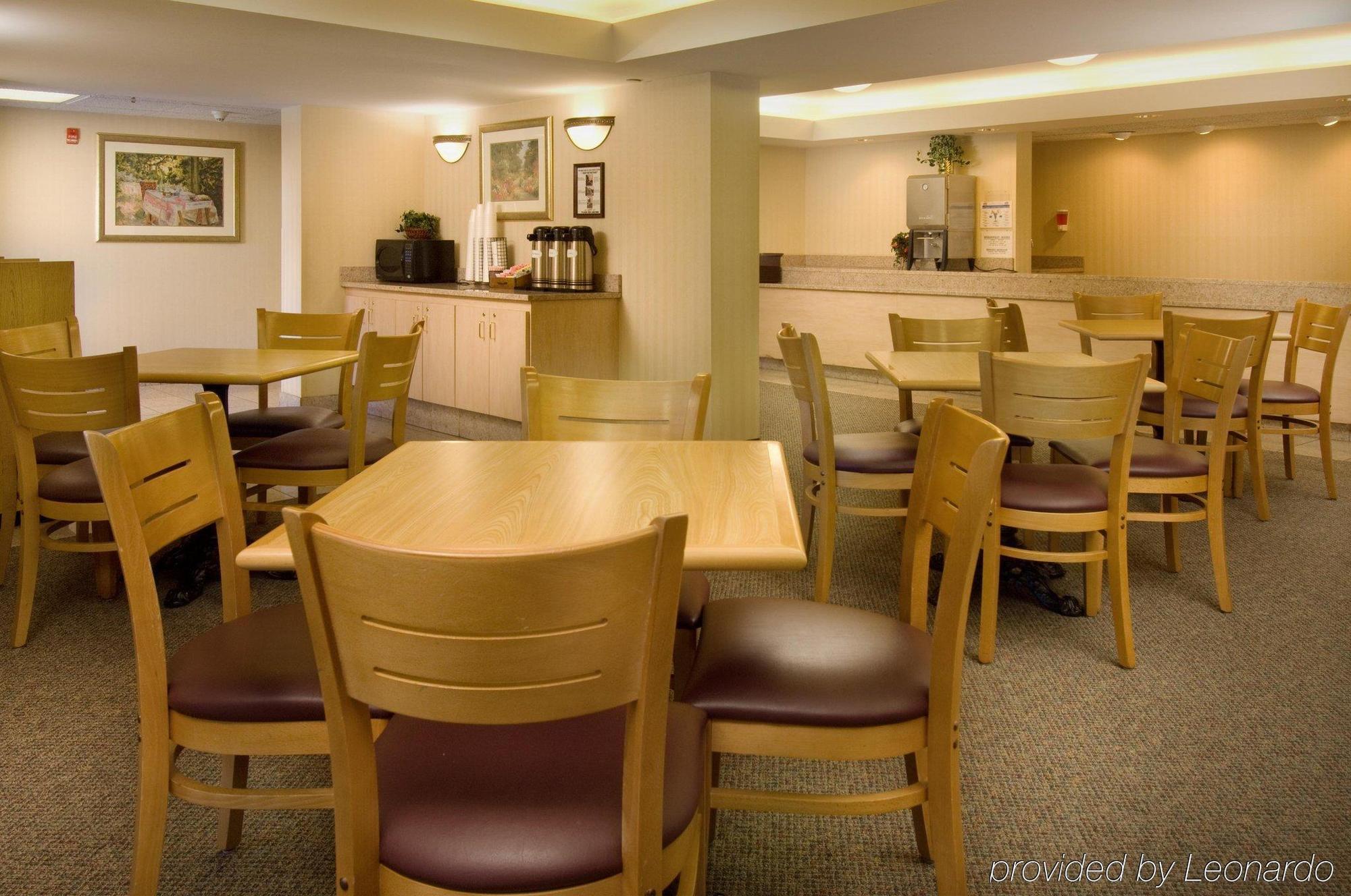 Pear Tree Inn Kansas City Overland Park 歐弗蘭帕克 餐厅 照片